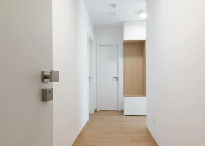 Rasl House דירה