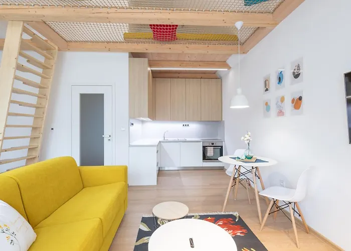 Rasl House דירה